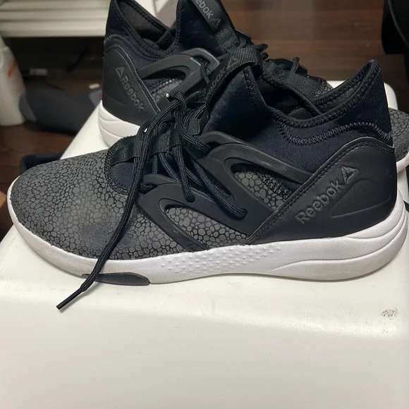 Reebok dance. Active shoe. Black with Reflective prism colors. Size 8.5 - Picture 3 of 3